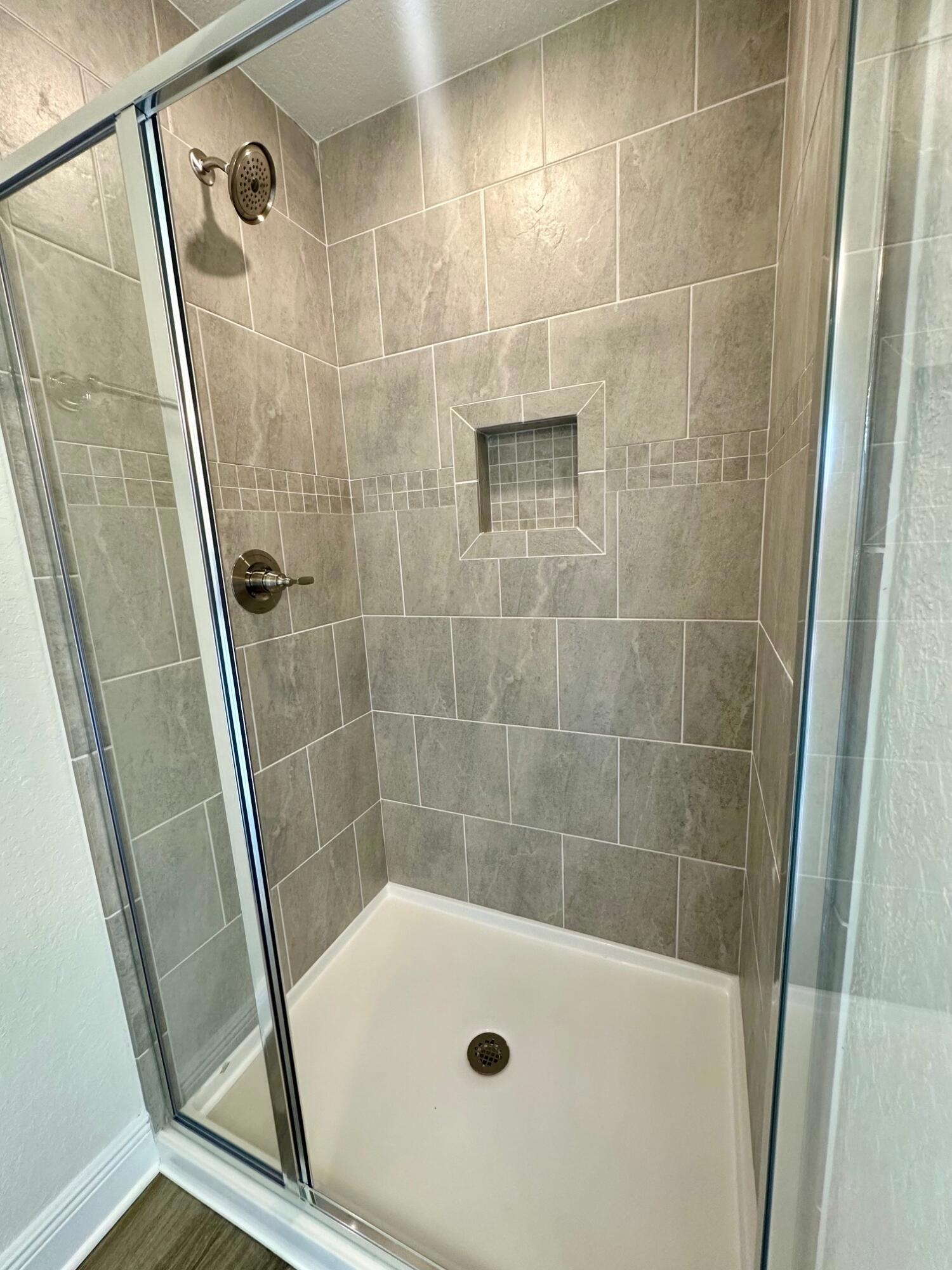 2465-privet-berry-master shower 2 2465-privet-berry-master shower 2