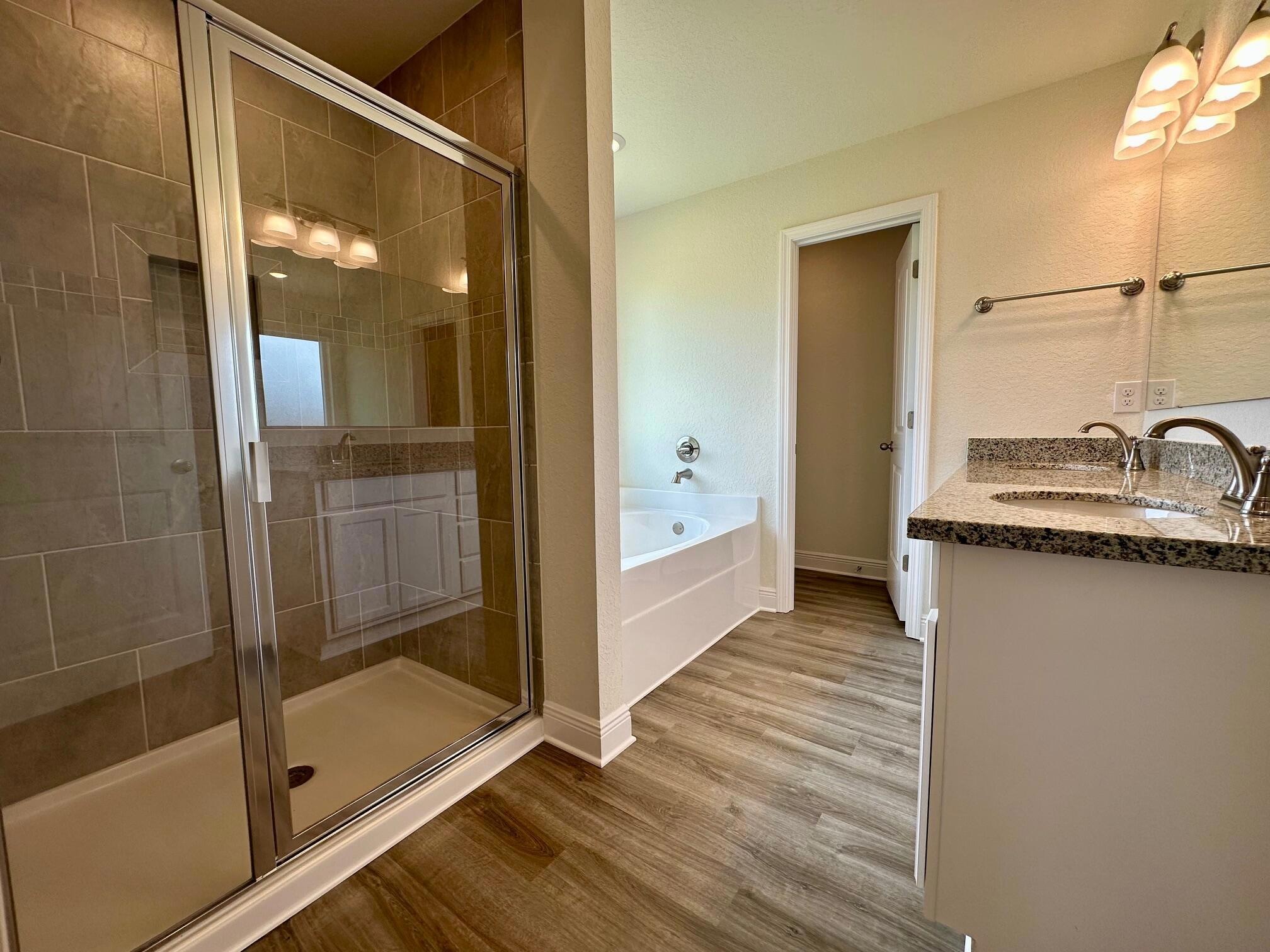 2465-privet-berry-master shower 2465-privet-berry-master shower