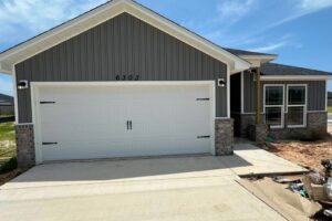 6303-goose-pond-front of house